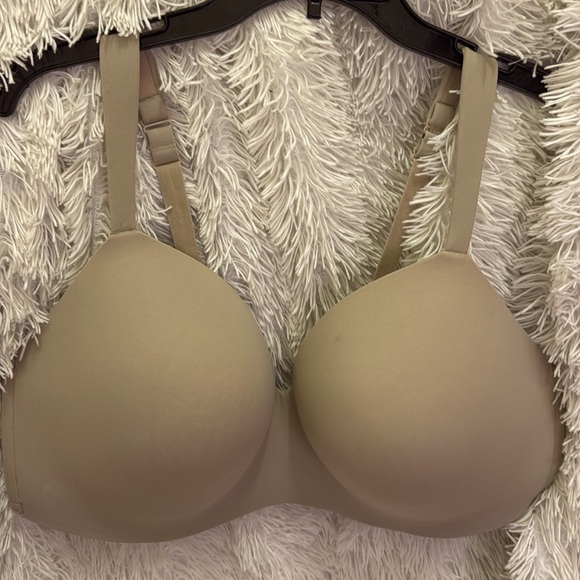 Cacique lightly lined t-shirt no-wire bra no wire 46 DD - Picture 2 of 10